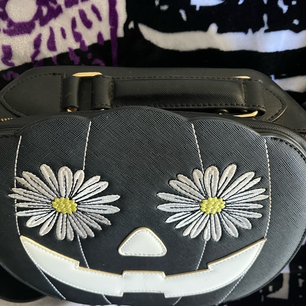 Backstitch bruja purse - Picture 4 of 4